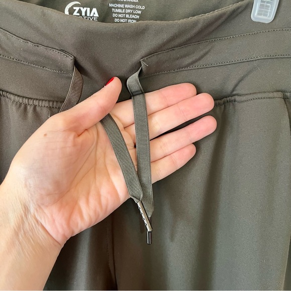 Zyia Active Olive Green Ascend High Rise Joggers Pants Size Large - Picture 7 of 13